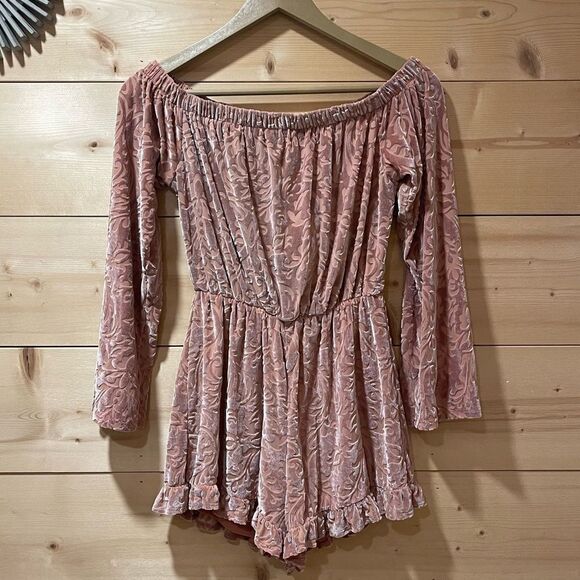 Peach Love California Velvet Burnout Long Sleeve Romper Small - Picture 1 of 7
